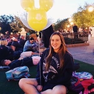 Meet your Posher, Julia